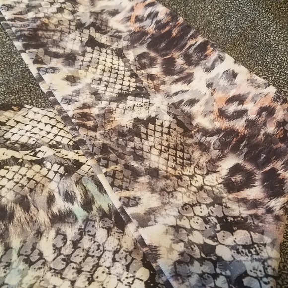 NWT Peony & Me snake/animal Cloud Dancer leggings - Picture 7 of 11
